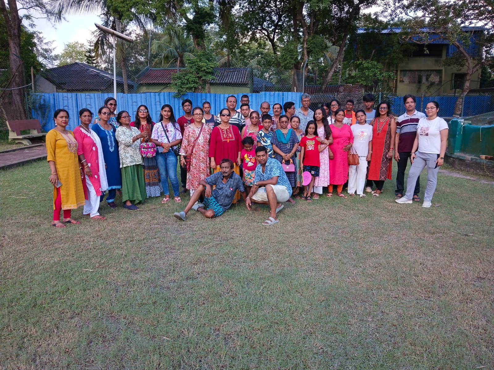 Group of travellers on an Anu Tour and Travels outing